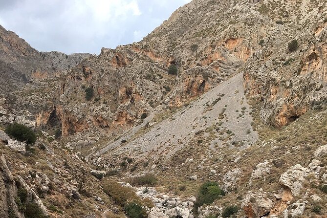 Rethymno Tour - VIP Private Tour - A short stop at Kourtaliotiko Gorge