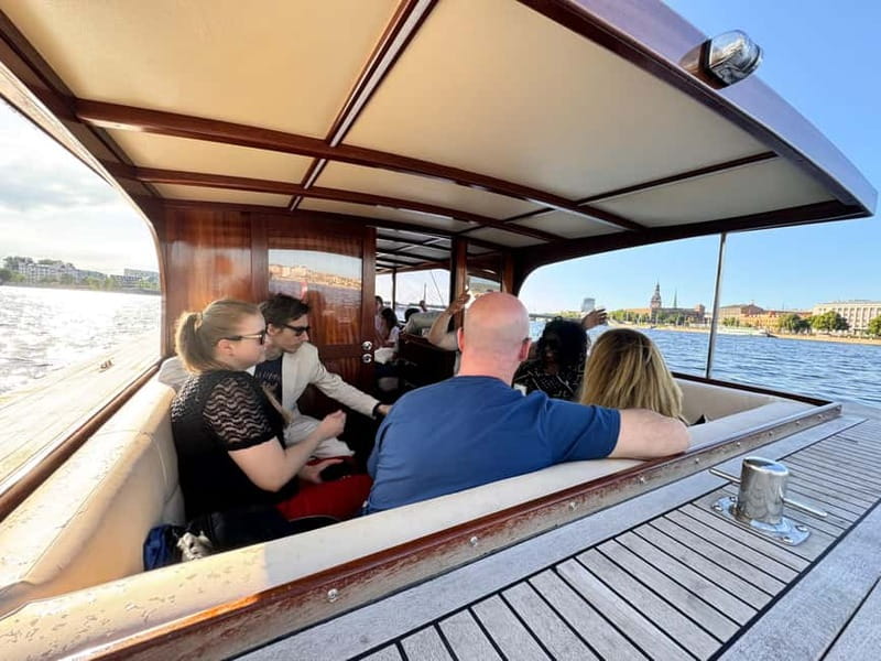 Riga: Private VIP Boat Tour on the Daugava River - The 1927 boat and onboard setup