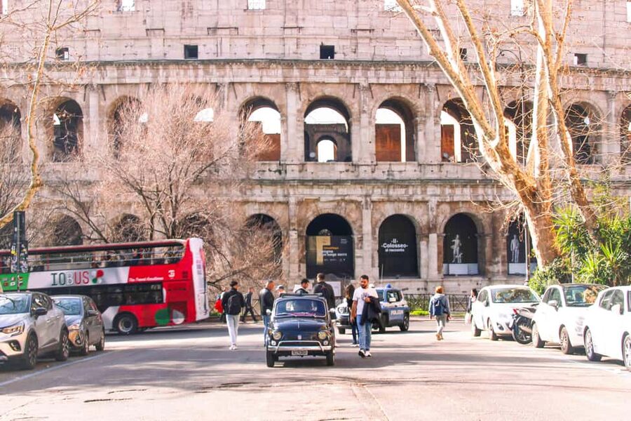 Rome: Colosseum Arena, Roman Forum & Palatine Hill VIP Tour - The guides are the heart of the experience