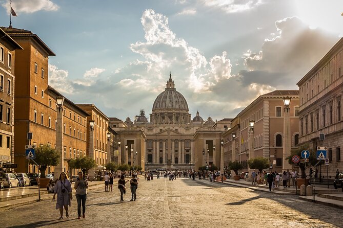 Rome Fiumicino Airport Transfer in Luxury Private Transportation - Who should book this transfer?