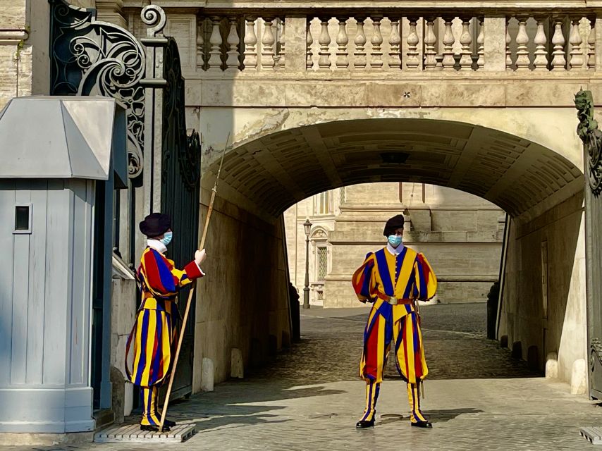 Rome: Vatican and Sistine Chapel Tour with VIP Entrance - Belvedere Courtyard and ancient sculpture