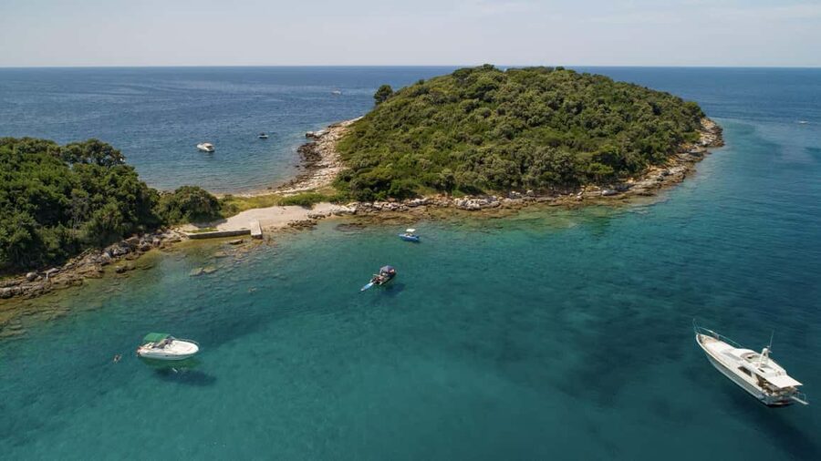 Rovinj: Luxury Island Hopping with Swimming & Snorkeling - Figarola, shade, and a cold drink
