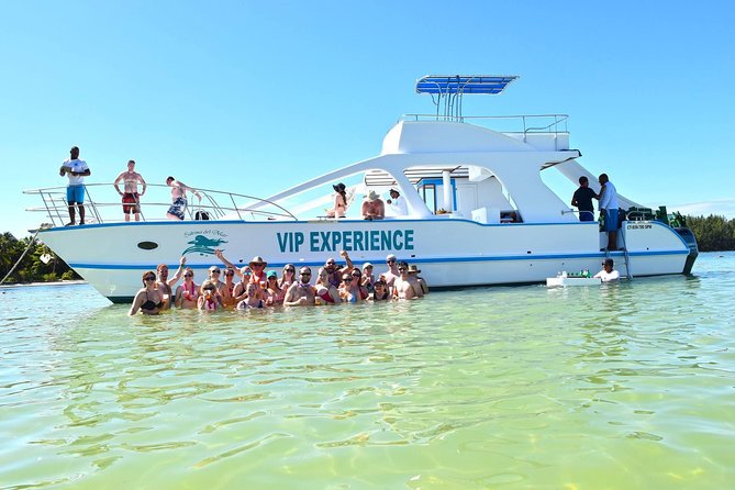 Sabina del Mar Party Boat VIP - Snorkeling along the Bávaro coastline