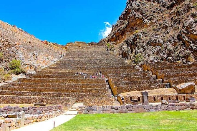 Sacred Valley VIP Tour with Maras and Moray from Cusco - The guide service and language balance