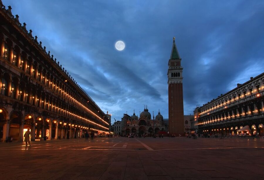 Saint Mark's and Doge's Palace: VIP After Hours Tour - The pause between palace and basilica
