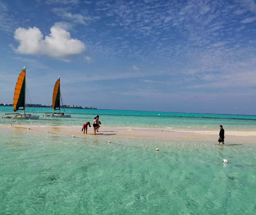 San Andres: Private San Andres Bay Tour by Luxury Speedboat - A private boat is the real attraction