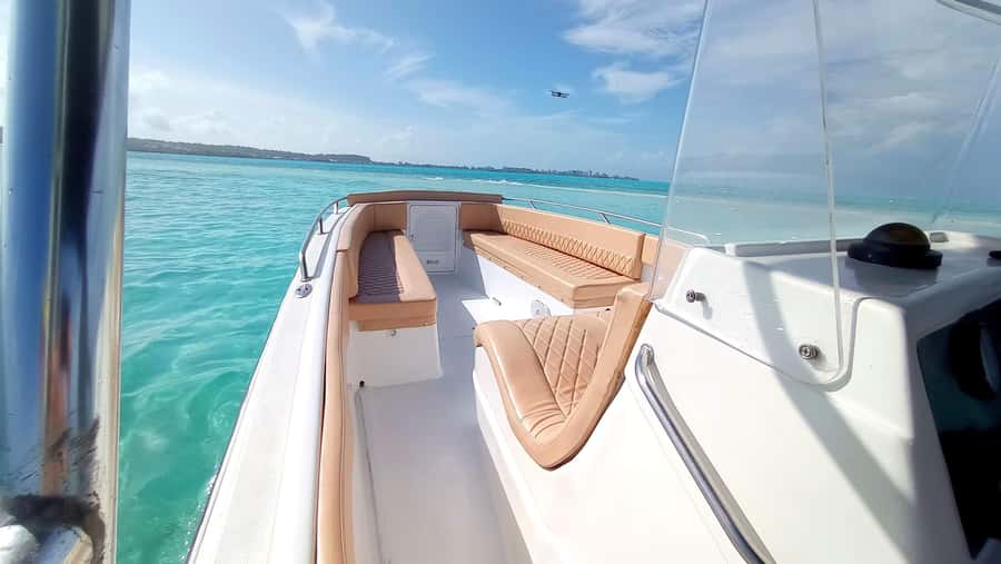 San Andres: Private San Andres Bay Tour by Luxury Speedboat - Rocky Key and the Nicodemus shipwreck
