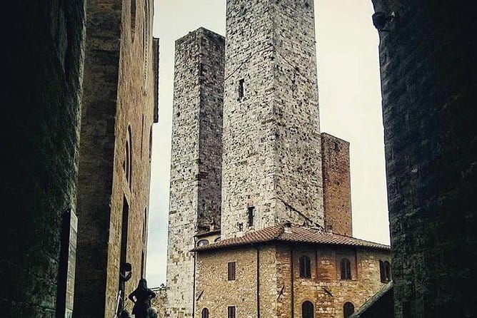 San Gimignano and Volterra Tour by Private Luxury Van - Lunch between the towns