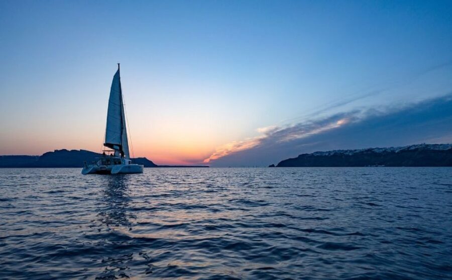 Santorini: Luxury Sunset Cruise with Dinner & Open Bar - Key points to know before booking