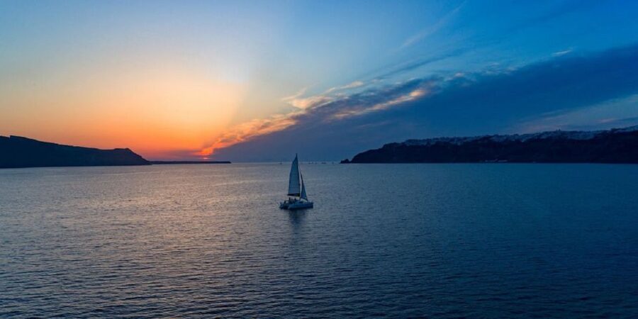 Santorini: Luxury Sunset Cruise with Dinner & Open Bar - Dinner aboard the catamaran