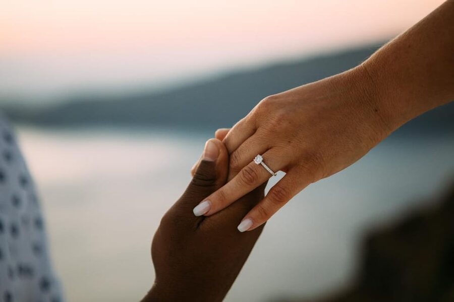 Santorini Proposal: A Luxury Photoshoot for Your Yes! Moment - Key points to know before booking