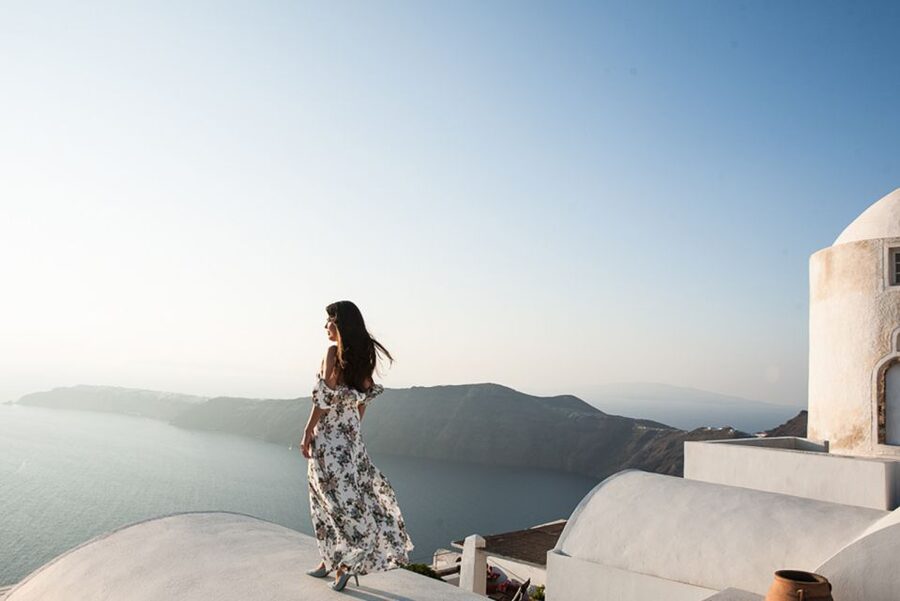 Santorini Unfiltered: Luxury Photoshoot with a Photographer - Key things to know before you book