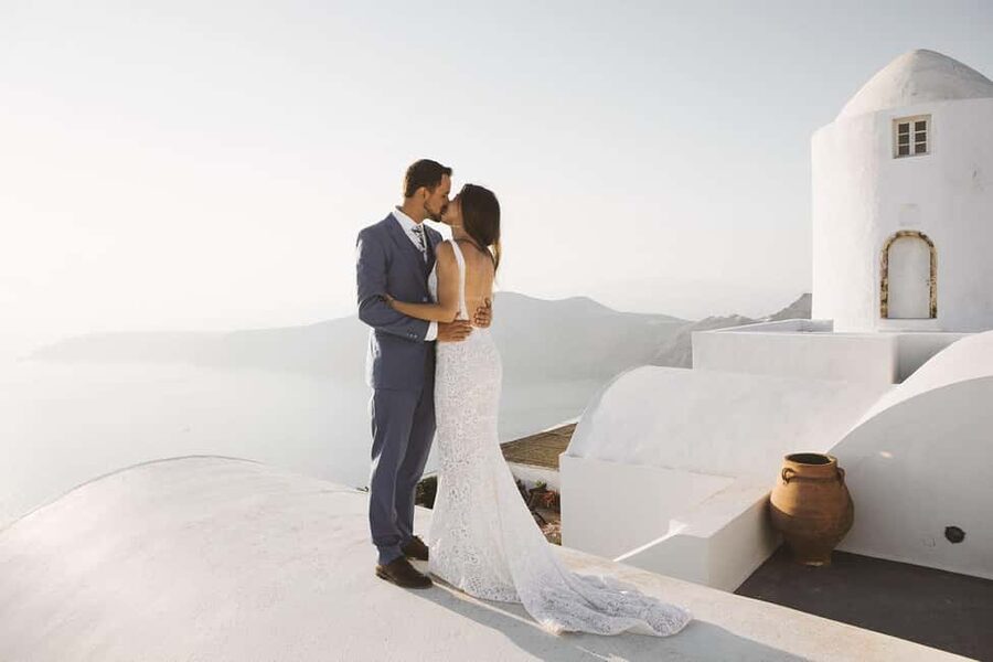 Santorini Unfiltered: Luxury Photoshoot with a Photographer - Why this Santorini photoshoot feels different
