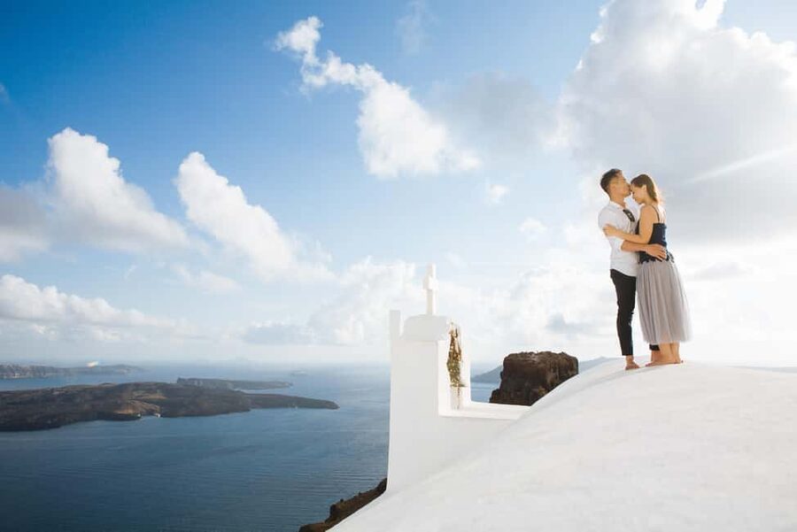 Santorini Unfiltered: Luxury Photoshoot with a Photographer - Choosing 30 minutes or one hour