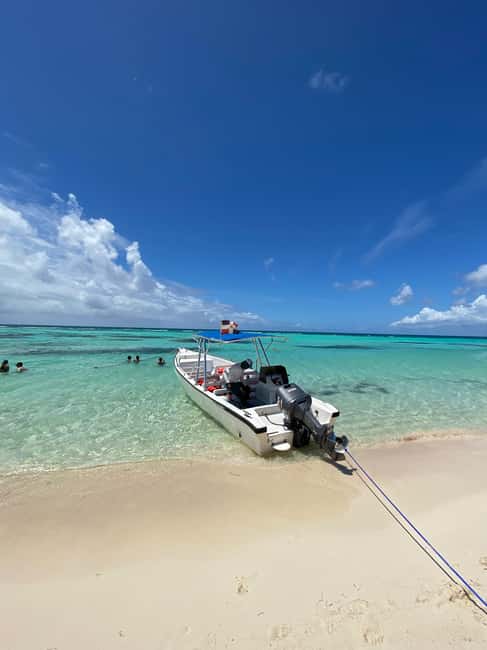 Saona Island VIP: 4 Beaches , Mano Juan & Canto de la Playa - Key details that shape the day