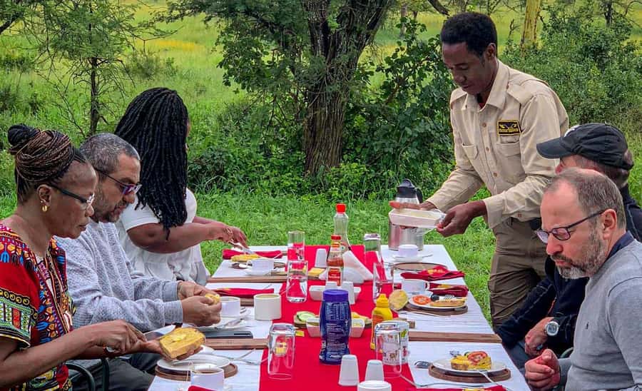 Serengeti Balloon Ride and Luxury Bush Breakfast - Your 5:00 a.m. pickup and drive to launch