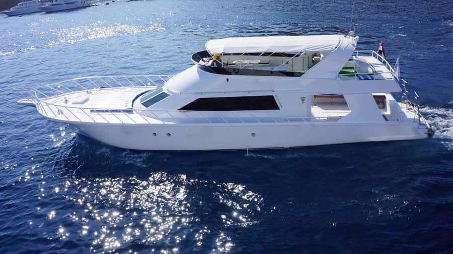 Sharm: Luxury Private Yacht with optional Lunch & Drinks - A private yacht does not always mean a small yacht