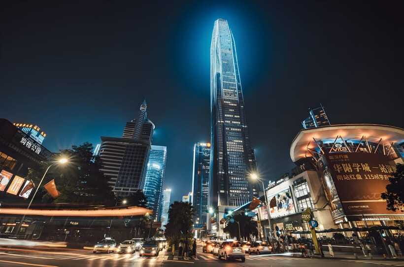 ShenZhen: Tallest Building with Luxury Meal on Highest Floor - The view, and the glass-wall issue