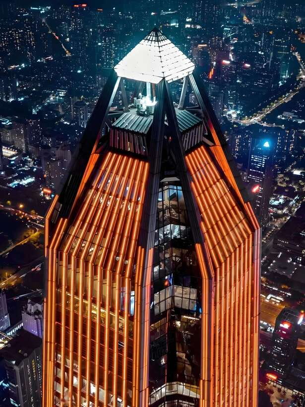 ShenZhen: Tallest Building with Luxury Meal on Highest Floor - Who will enjoy this most