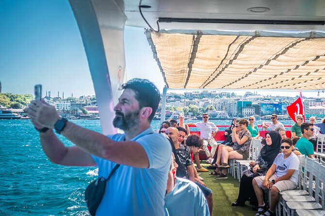 Short Bosphorus Cruise Tour With Hotel Pickup And Audio Guide - How crowded can the cruise feel?