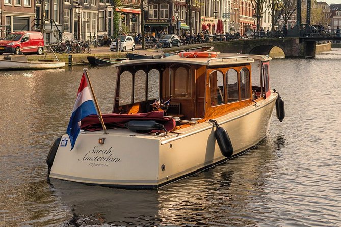 Small-Group Luxury Canal Cruise with Local Skipper - A small electric boat is the right way to read Amsterdam