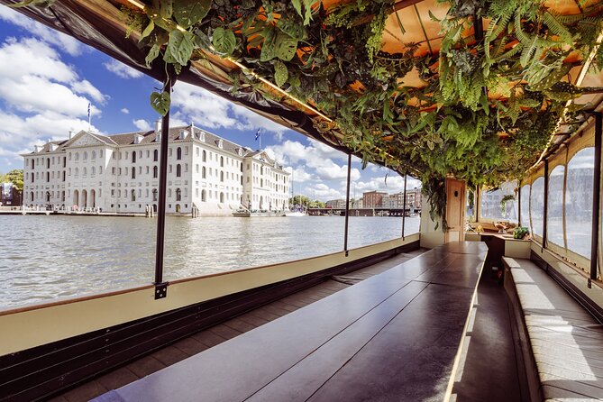 Small-Group Luxury Canal Cruise with Local Skipper - Victor’s role matters on a short cruise
