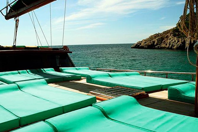 South Fuerteventura VIP Cruise on board a Turkish Gulet - Who will enjoy this cruise most