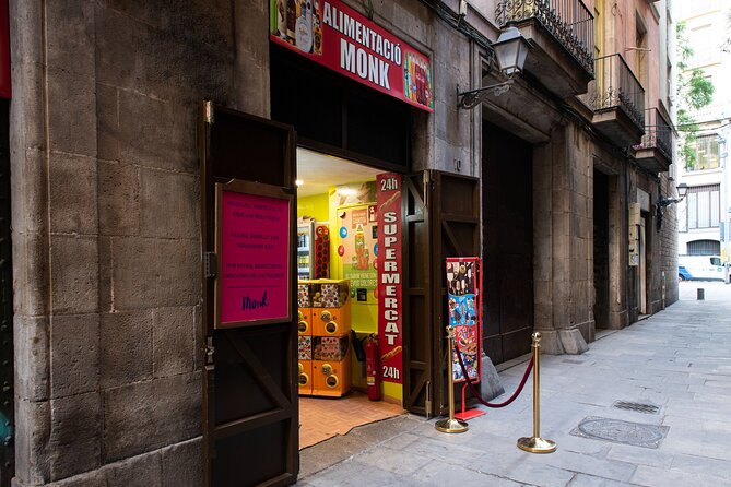 Speakeasy Bar Tour & VIP Nightclub - Supermercat: Barcelona nightlife with a secret entrance