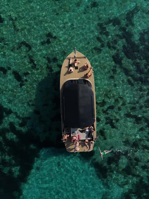 Split: Full-Day 4 Islands Tour by Luxury Boat - Four islands, one long Adriatic day