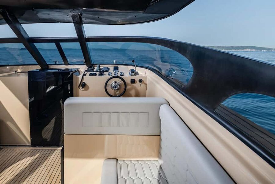 Split: Full-Day 4 Islands Tour by Luxury Boat - Šolta and its slower island rhythm