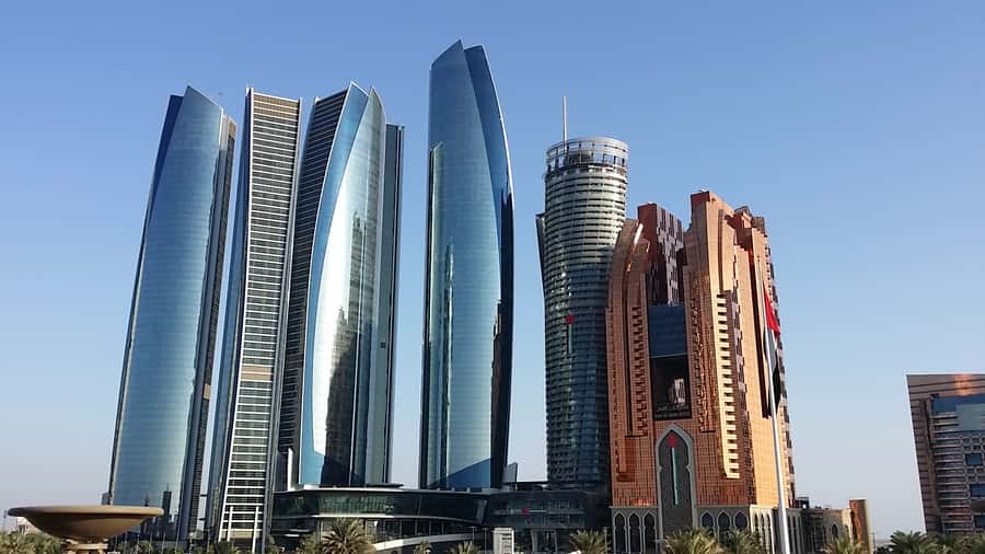 Sport and Luxury in Abu Dhabi: 1-Day Tour from Abu Dhabi - What this private day in Abu Dhabi is really like