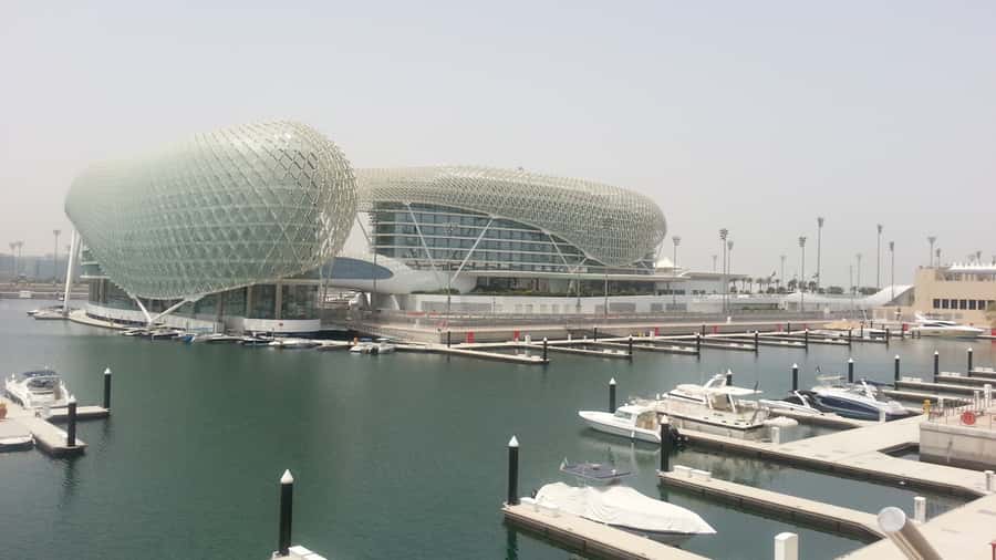 Sport and Luxury in Abu Dhabi: 1-Day Tour from Abu Dhabi - Yas Marina Circuit and the Formula One connection