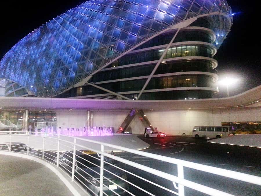 Sport and Luxury in Abu Dhabi: 1-Day Tour from Abu Dhabi - Qasr Al Watan and the presidential setting