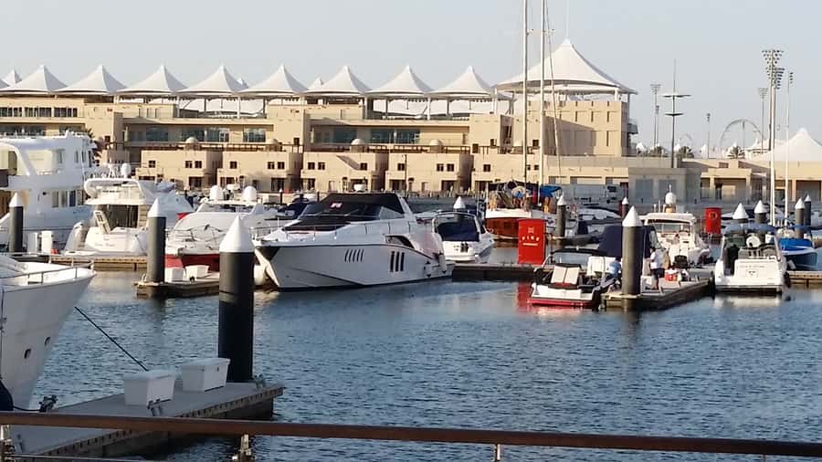 Sport and Luxury in Abu Dhabi: 1-Day Tour from Abu Dhabi - The Corniche and the option to customize