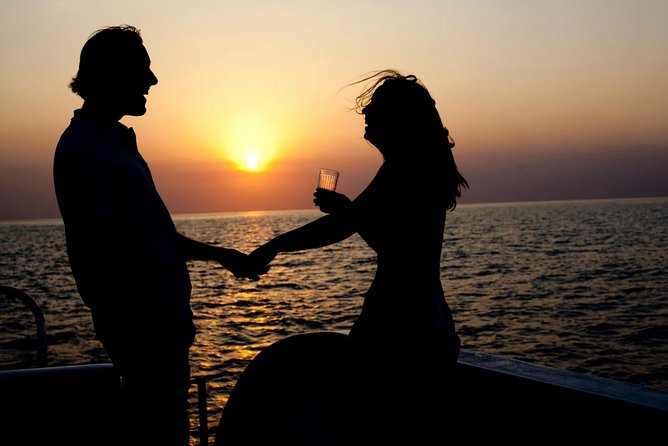 St. Lucia Luxury Sunset Cruise From Castries - Food, drinks, and the value of the onboard service