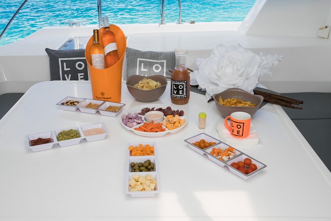 St Maarten Luxury Catamaran Full-Day Group Charter - Who should book this catamaran day?