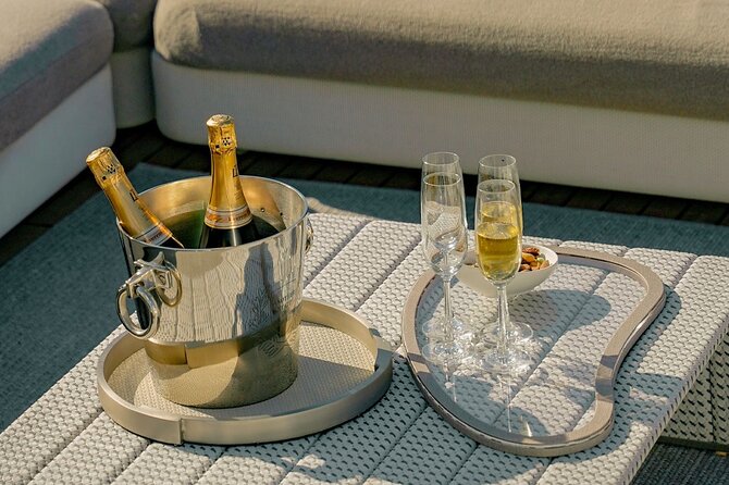 Sunseeker Superyacht: VIP Dining, Premium Drinks & Music - Live DJ, saxophone, and the mood on board