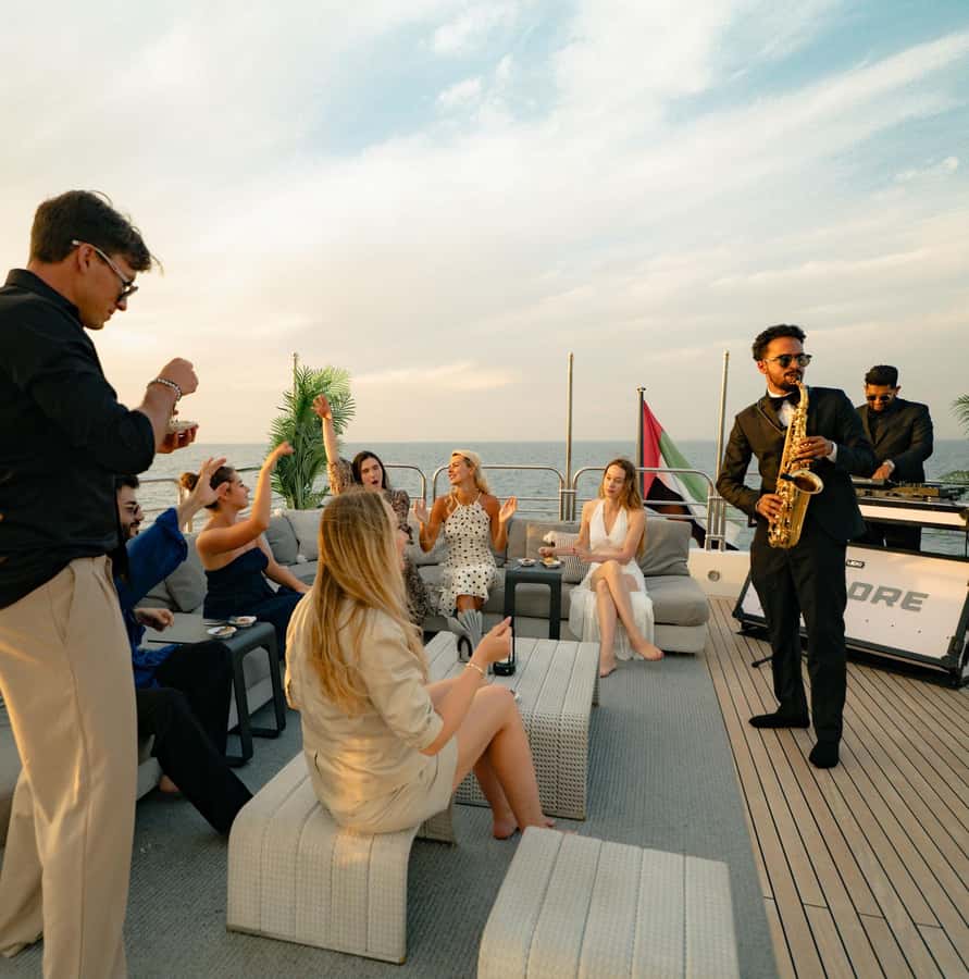 Sunseeker Superyacht: VIP Dinner, Premium Drinks& Live Music - Live DJ sets and saxophone after dinner