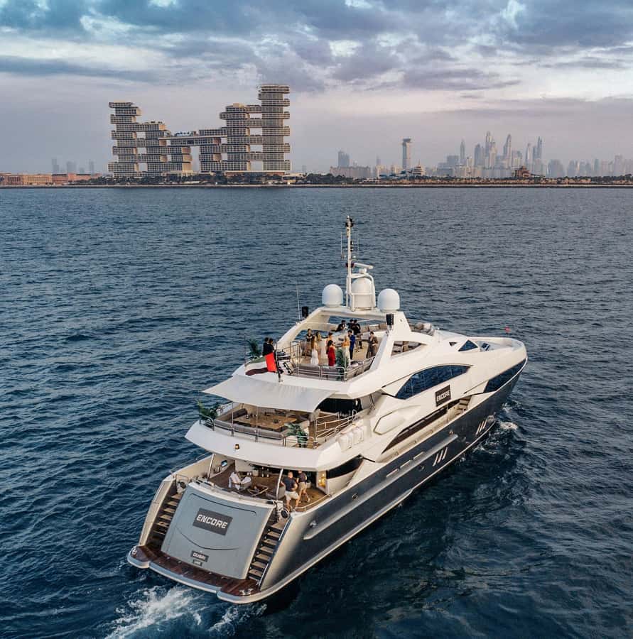 Sunseeker Superyacht: VIP Dinner, Premium Drinks& Live Music - An omakase dinner with a Dubai view