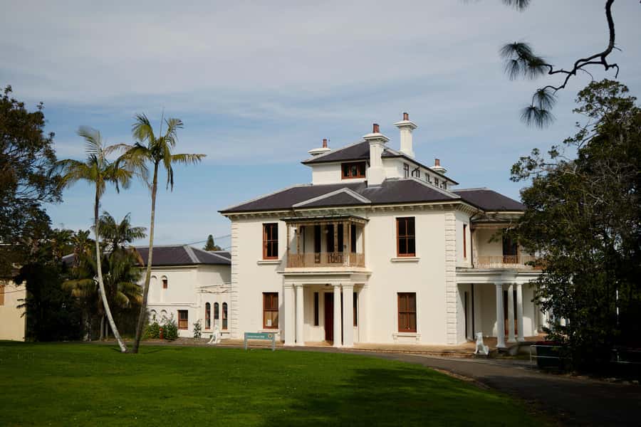 Sydney: City and Bondi Beach Private Luxury Half-Day Tour - Watsons Bay and the Macquarie Lighthouse
