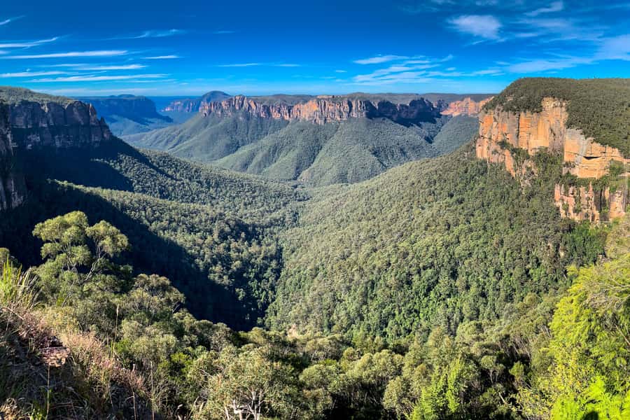 Sydney: Luxury Blue Mountains Adventure with Wentworth Falls - Walking into Wentworth Falls