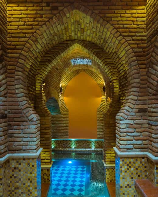 Tbilisi: Luxury Sulfur Bath Ritual with Pickup & Wine - What the service adds compared with going alone