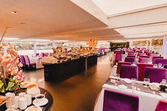 The Chaophraya Cruise : LUXURY 5 STAR Dinner Cruise Program - The buffet: useful variety, mixed expectations