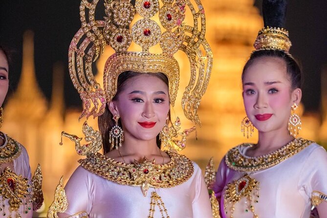 The Newest Luxury 5 Star Bangkok Chaophraya Dinner Cruise - Rain, photographs, and the best seat