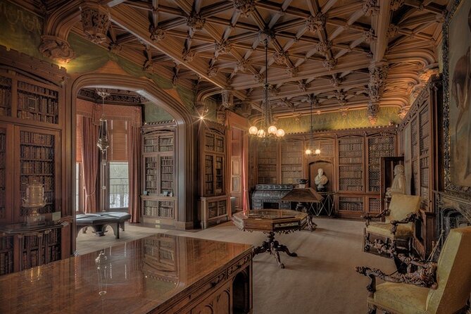 The Scottish Borders Full-Day Private Tour in a Luxury Minivan with Local Guide - Traquair House and royal connections