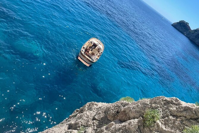 Three Hour Private Guided Tour of Capri with a luxury Gozzo cabin cruiser - Why a private boat is a smart way to see Capri