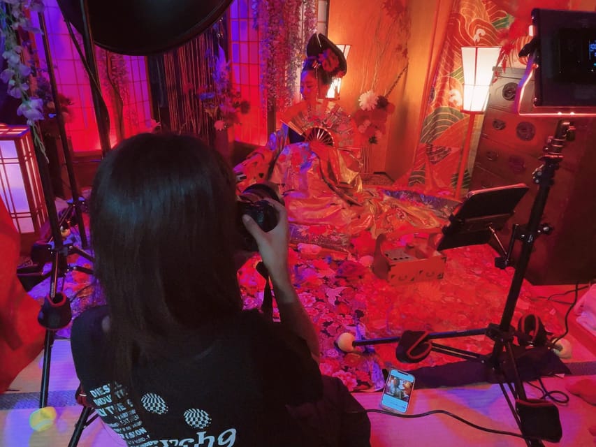 Tokyo: Private Makeover Photography Studio in Luxury Kimono - Hair and makeup create the transformation