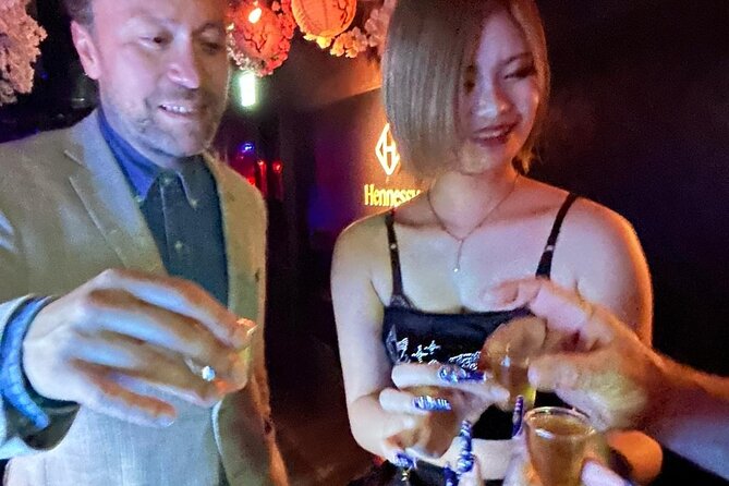 Tokyo VIP private nightlife tour with a local insider - Hidden bars, lounges, and ordinary local stops