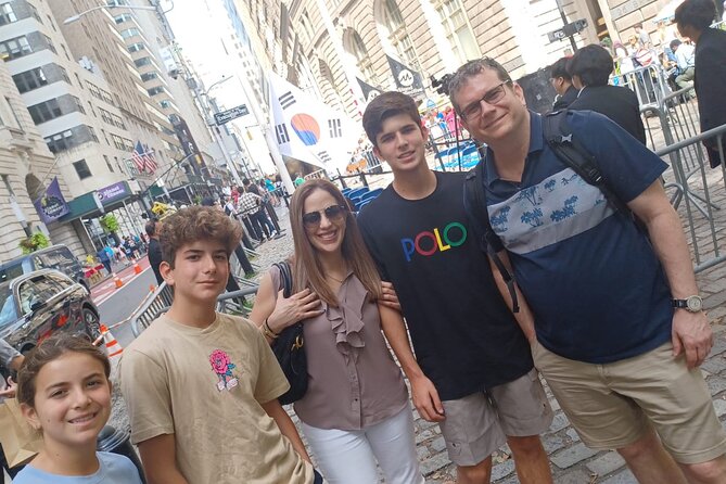 Top Rated Luxury Private VIP Tour by vehicle, Select 3 or 5 hours - Greenwich Village and Washington Square Park slow the pace