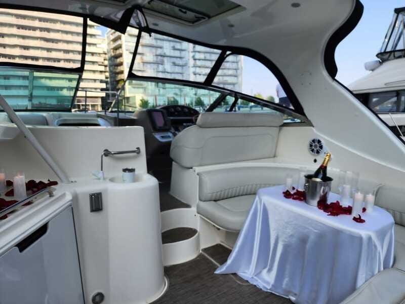 Toronto: Private Luxury Yacht Sightseeing Cruise & Prosecco - Practical tips for a smoother cruise